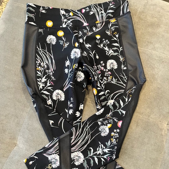 DONNA KARAN Active Leggings in black with multi floral pattern - Picture 1 of 7